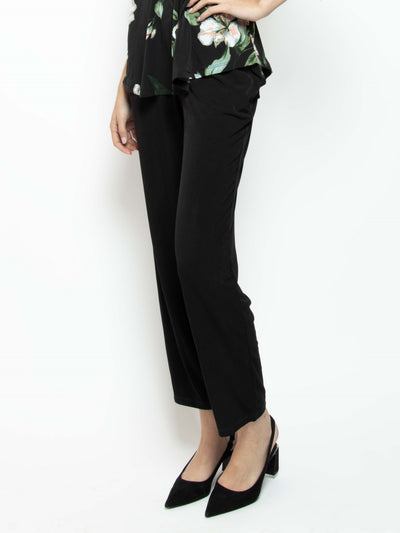 Women's pull-on straight leg pant in black