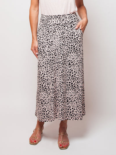 Women's leopard printed curved hem skirt with pockets in light pink